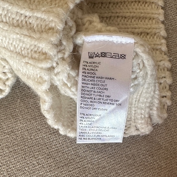 Urban Outfitters Cream Knit Sweater - Picture 9 of 9